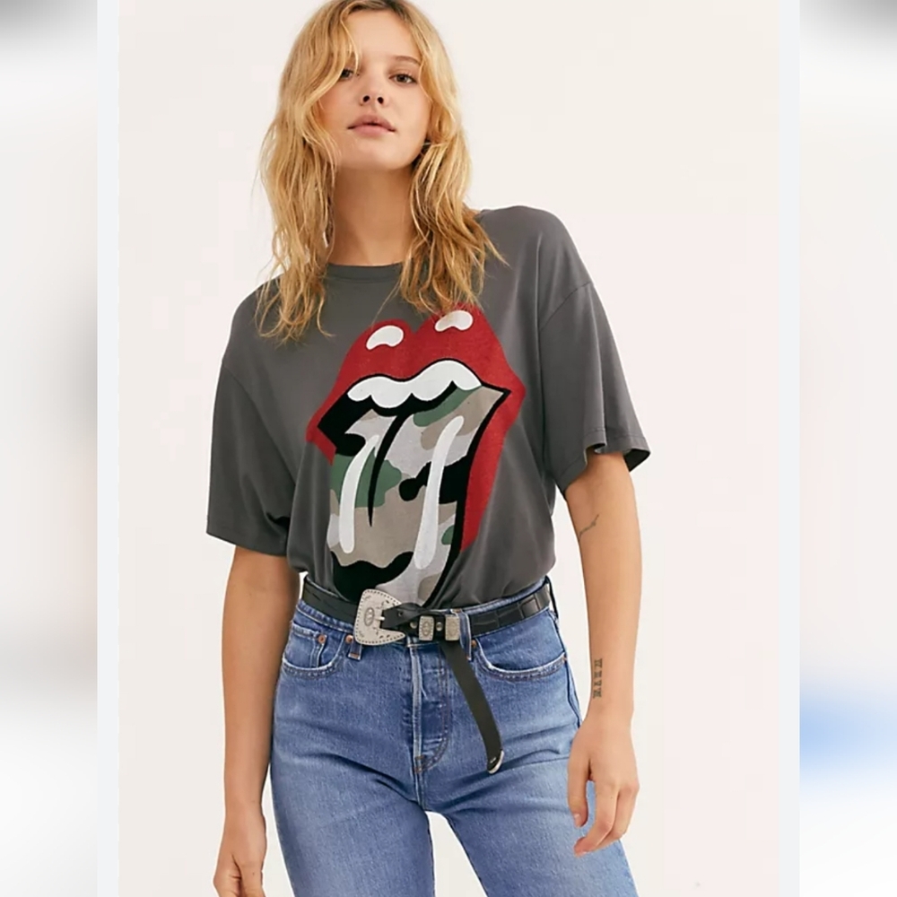 Graphic Tongue Print Short Sleeve Tee - Gray